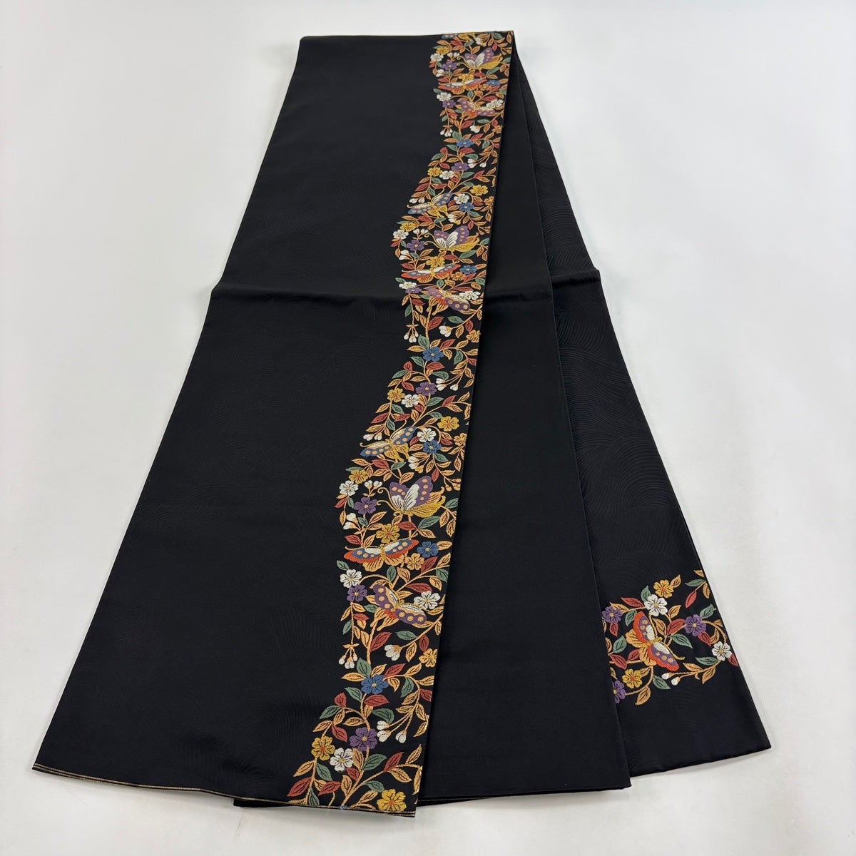 袋帯 名品 じゅらく 落款あり あけぼの繭 蝶 草花 金糸 箔 墨色 お太鼓
