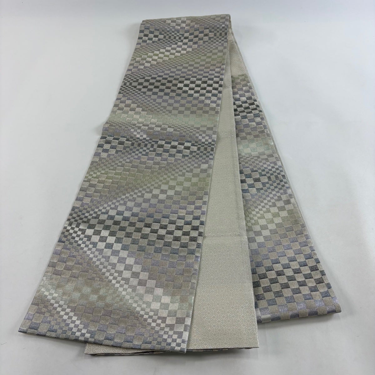 美品】 袋帯 名品 金華山 変わり市松 幾何学模様 銀糸 箔 銀色 六通