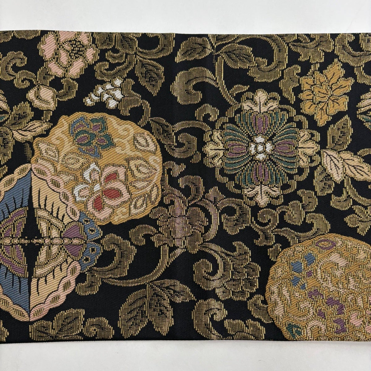 秀品 正絹 袋帯 夏帯 黒地 金糸 31cm×447cm 唐草文 袋帯 名品 向鶴菱 牡丹唐草 金糸 黒 六通 正絹｜中古・古着