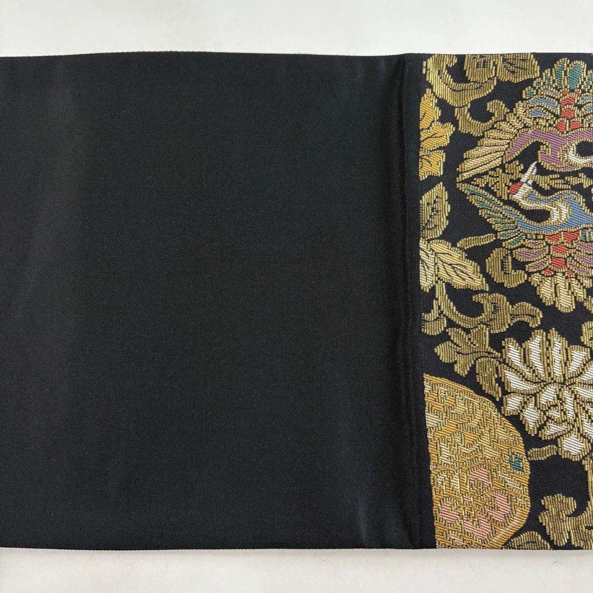 袋帯 名品 向鶴菱 牡丹唐草 金糸 黒 六通 正絹｜中古・古着