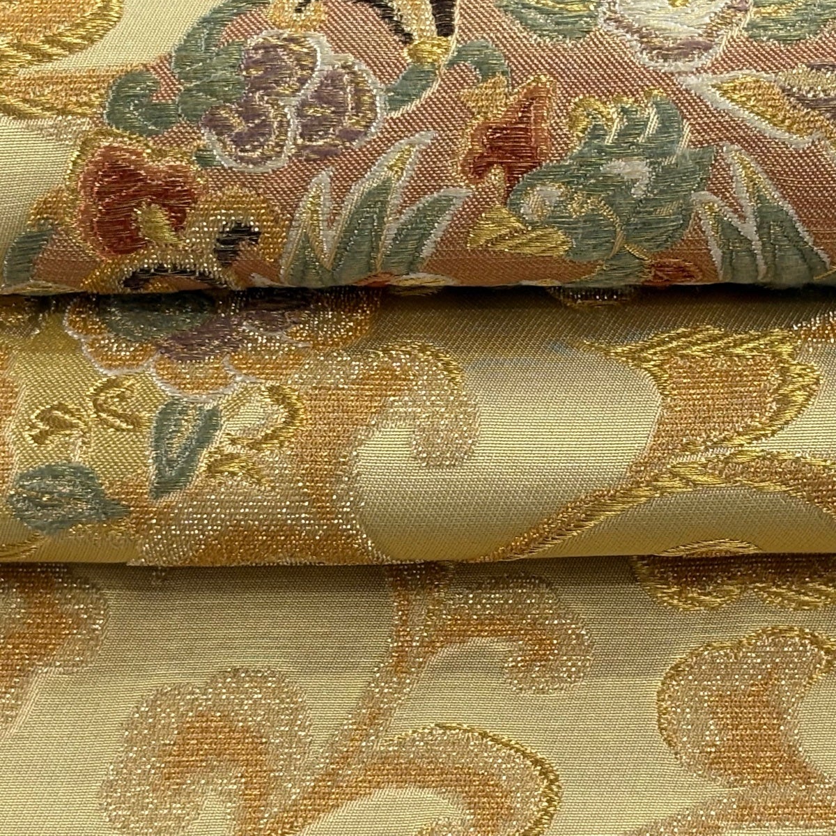 美品】 袋帯 逸品 鳳凰 華文 金華山織 金糸 金色 お太鼓柄 正絹｜中古
