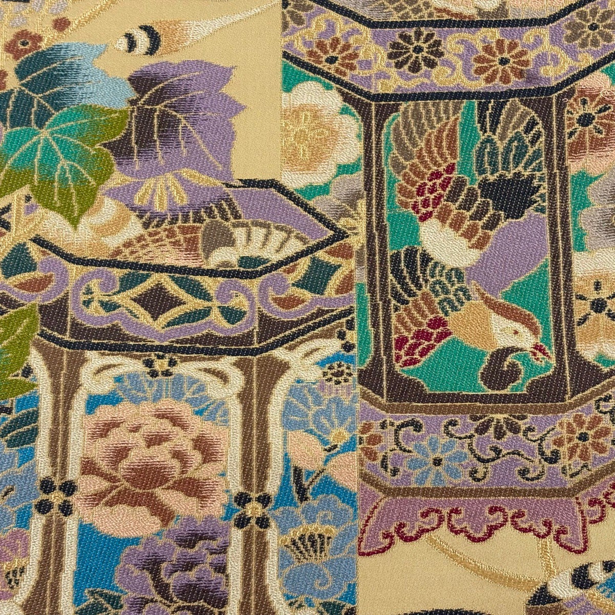 美品】 袋帯 逸品 白綾苑大庭 落款あり 貝桶 草花 金糸 薄茶色 六通