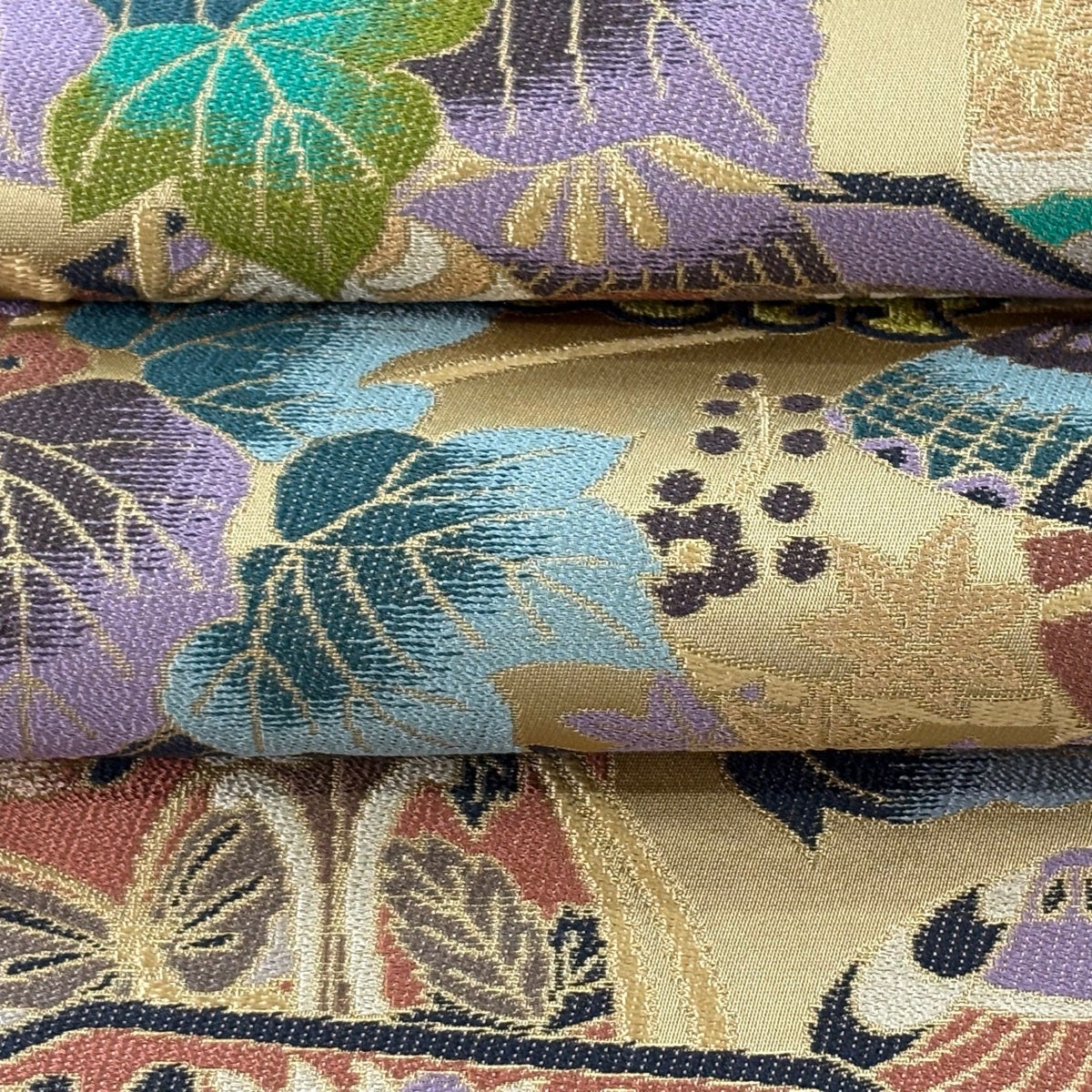美品】 袋帯 逸品 白綾苑大庭 落款あり 貝桶 草花 金糸 薄茶色 六通