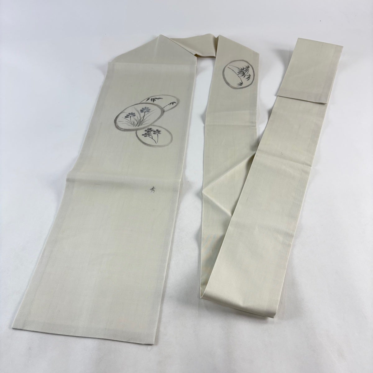 50%OFF 【美品】 名古屋帯 秀品 落款あり 夏帯 夏紬地 草花 笹 灰白