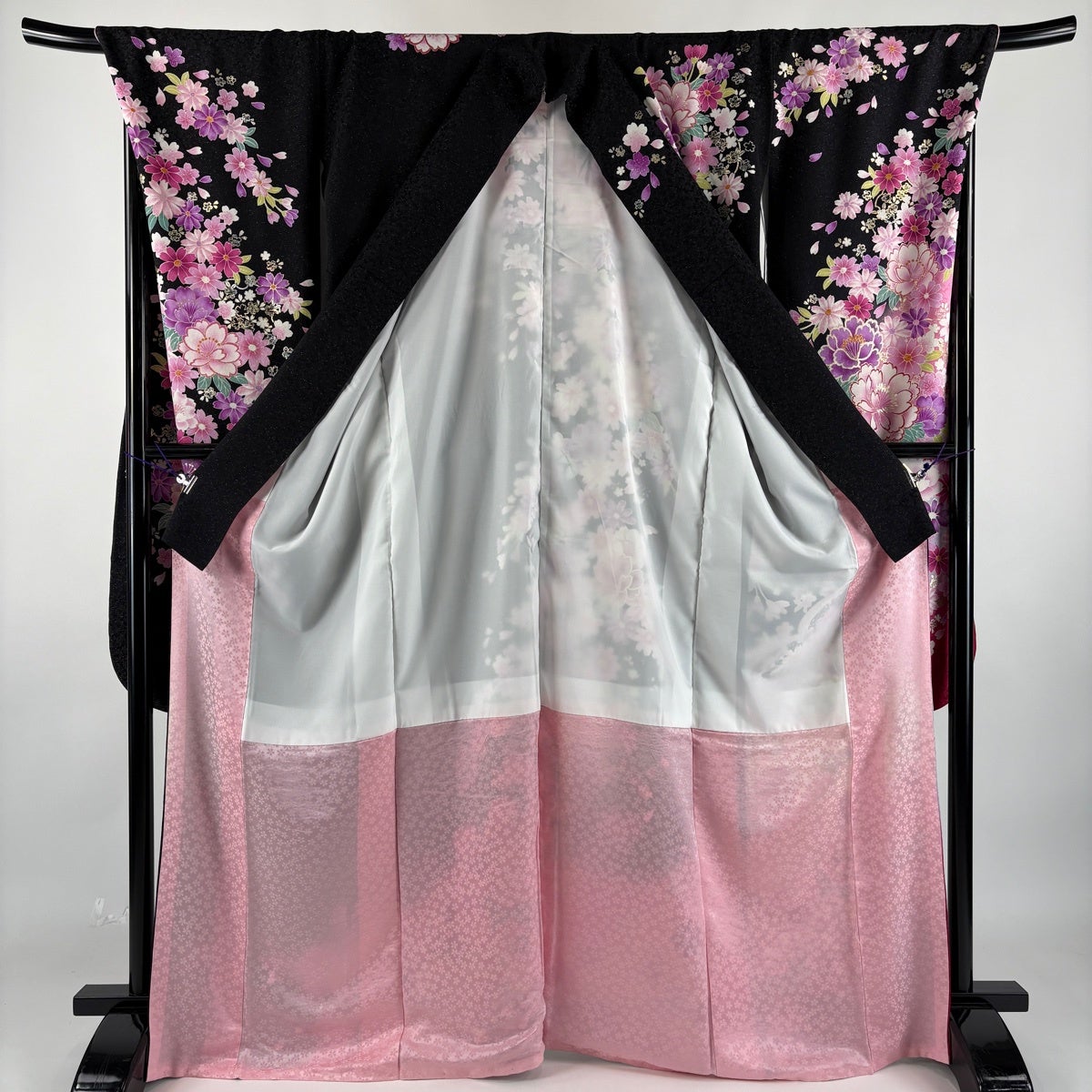 美品】 振袖 身丈169cm 裄丈71cm L 袷 牡丹 桜 銀通し 箔 黒 正絹 逸品