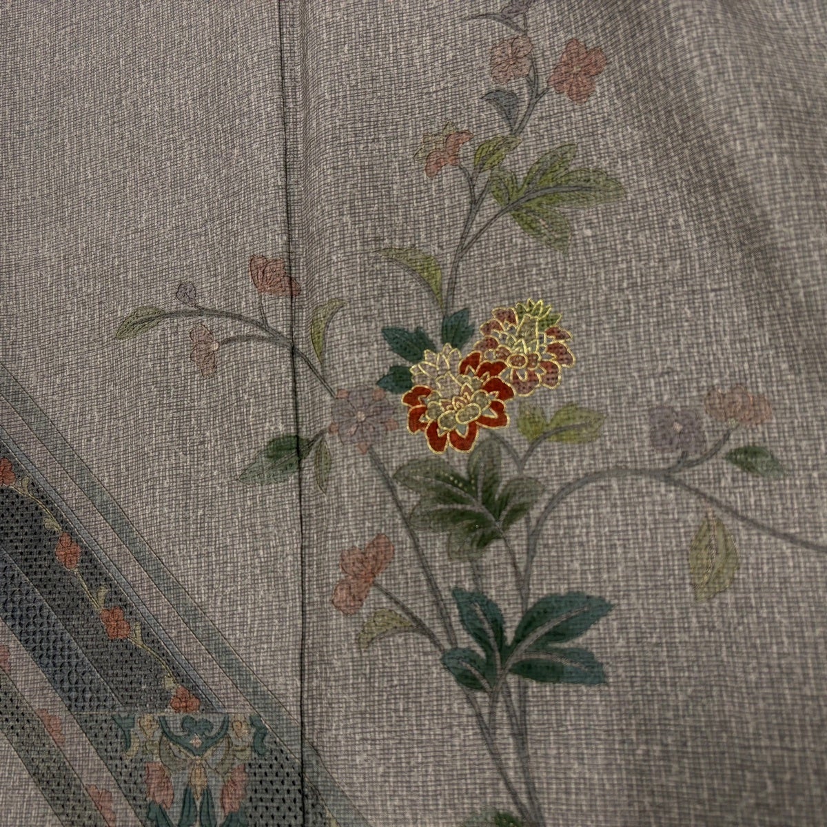 美品】 付下げ 身丈167cm 裄丈66cm M 袷 紬地 草花 華文 金糸 刺繍