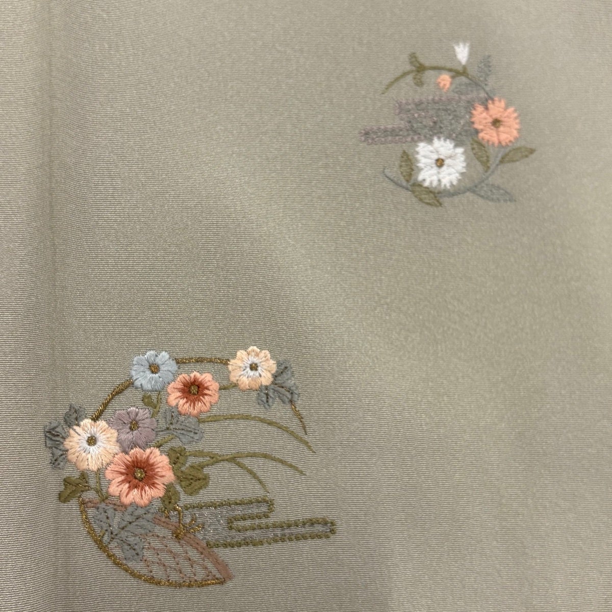 付下げ 身丈154.5cm 裄丈63.5cm S 袷 花丸文 霞 刺繍 金銀糸 灰茶 正絹