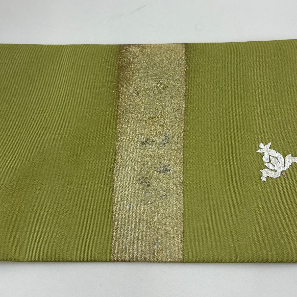 名古屋帯 秀品 花唐草 刺繍 金糸 抹茶色 正絹｜中古・古着・リサイクル
