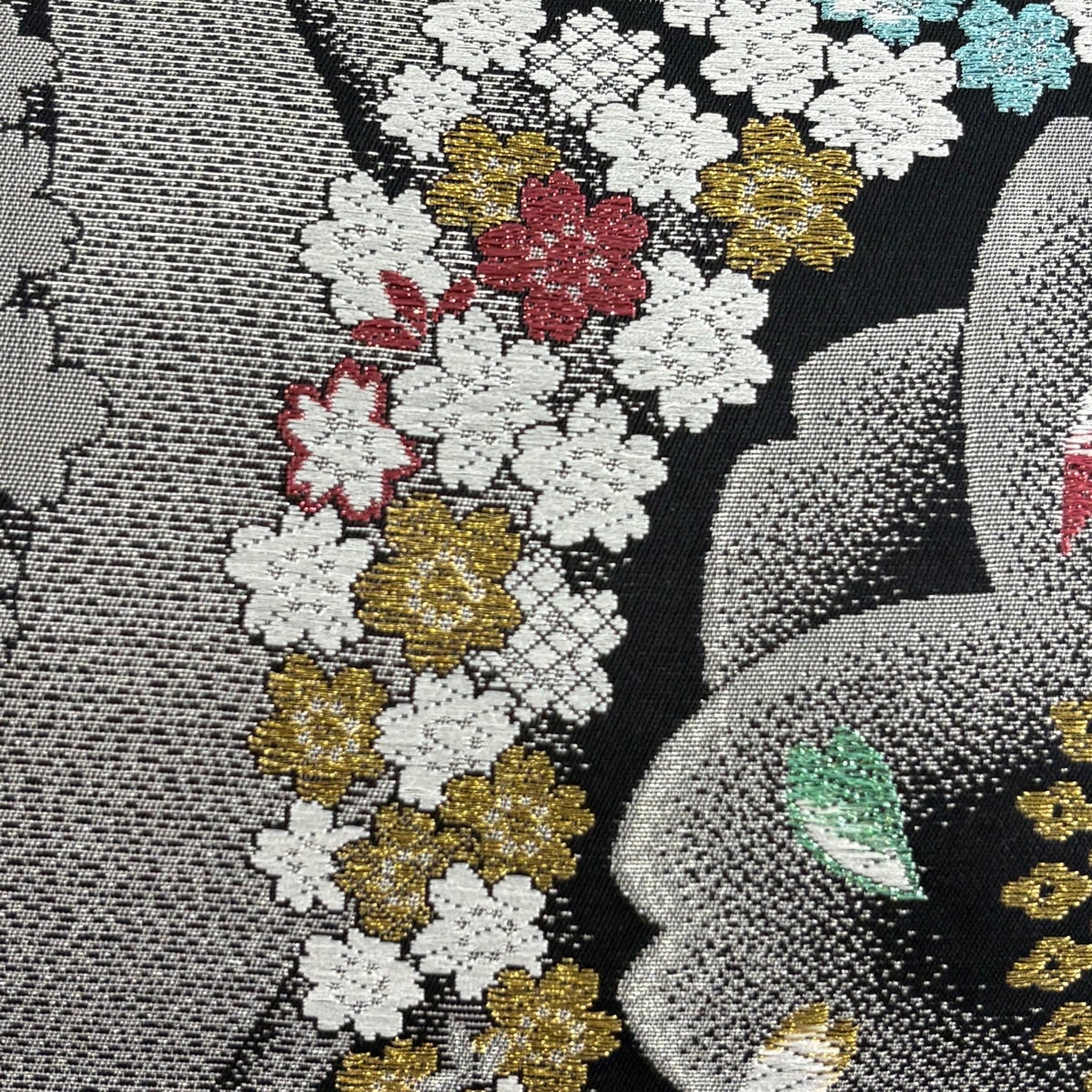 袋帯 秀品 鈴乃屋 桜 花びら 金銀糸 箔 銀色 六通 正絹｜中古・古着