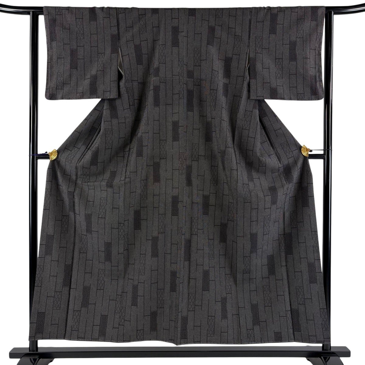 美品】 紬 身丈154cm 裄丈62.5cm S 袷 亀甲絣 幾何学模様 黒灰 正絹 秀