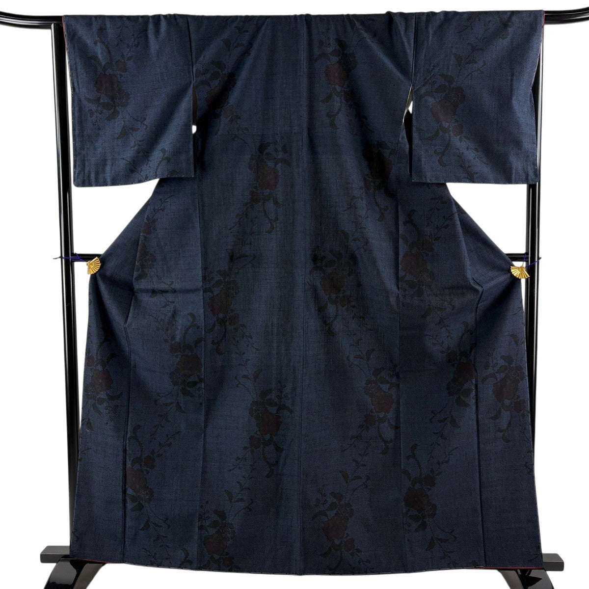 紬 身丈163cm 裄丈66cm M 袷 証紙あり 花唐草 紺色 正絹 秀品｜中古