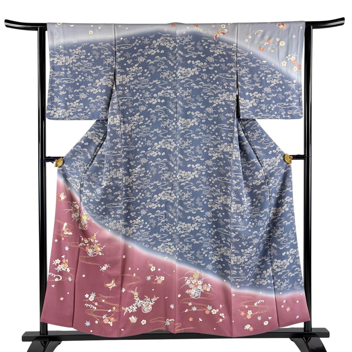 訪問着 身丈150cm 裄丈62.5cm 正絹 美品 秀品 【中古】 訪問着 身丈150cm 裄丈62.5cm S 袷 草花 金彩 ぼかし 灰紫 正絹 秀品