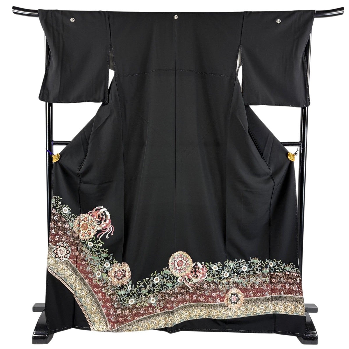 黒留袖 美品 秀品 身丈159cm 裄丈62cm 正絹 【中古】 黒留袖 身丈162cm 裄丈64cm M 袷 落款あり 鳥 草花 染め分け 黒 正絹