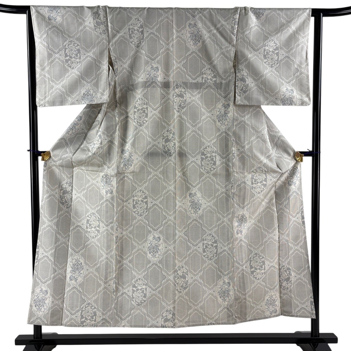 紬 身丈154.5cm 裄丈64cm M 単衣 草花 亀甲 灰色 正絹 秀品｜中古