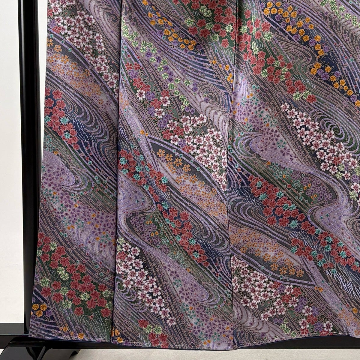美品】 小紋 身丈159cm 裄丈65cm M 袷 草花 流水 金通し ぼかし 紫