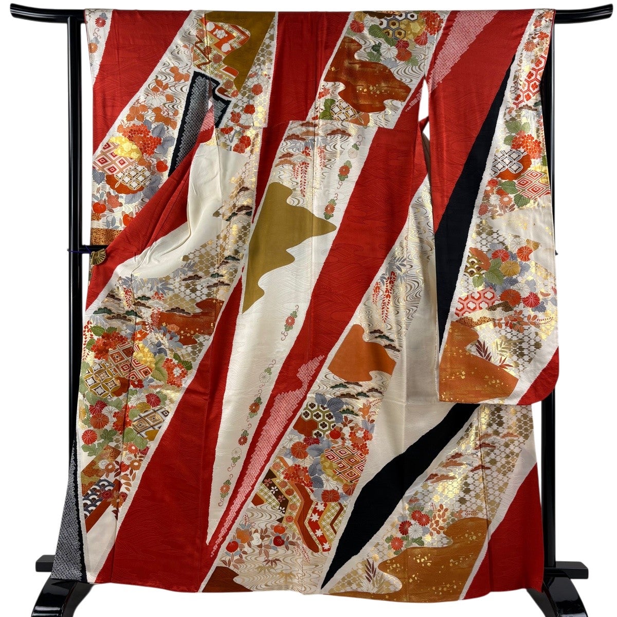 283)着物　振袖　未着用品　絞り　正絹　身丈164cm 振袖 身丈164.5cm 裄丈64cm M 袷 草花 有職文様 刺繍 絞り 赤 正絹 秀