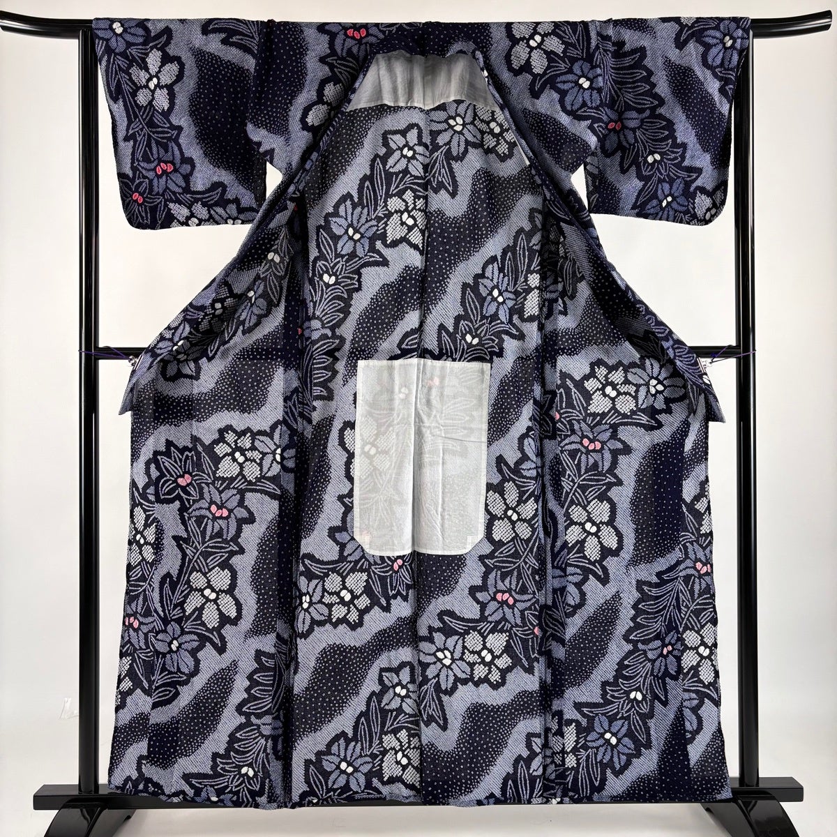 美品】 浴衣 身丈159cm 裄丈65cm M 絞り浴衣 草花 濃紺 綿 名品｜中古