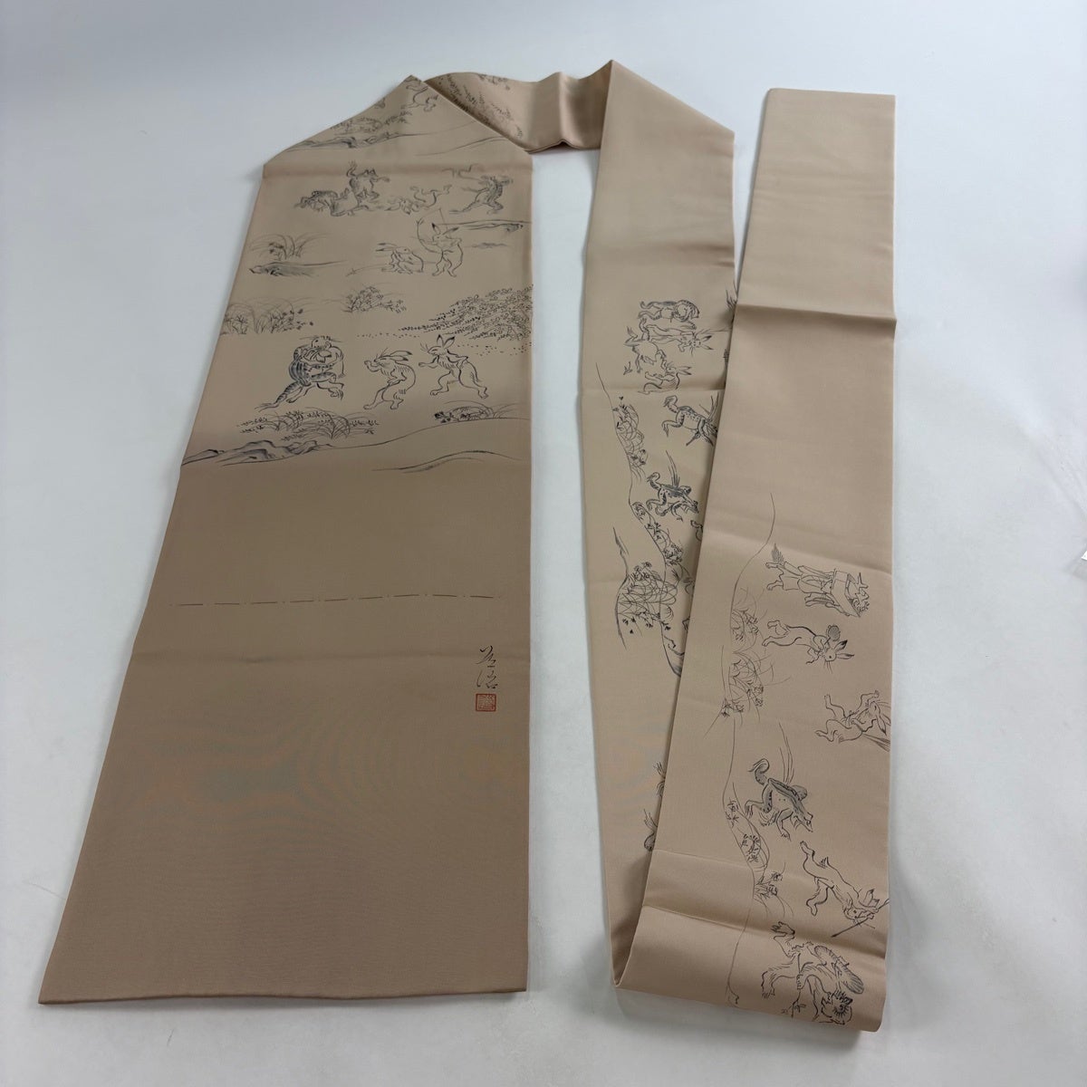 名古屋帯 名品 落款あり 鳥獣戯画 草花 ぼかし 薄茶色 正絹｜中古