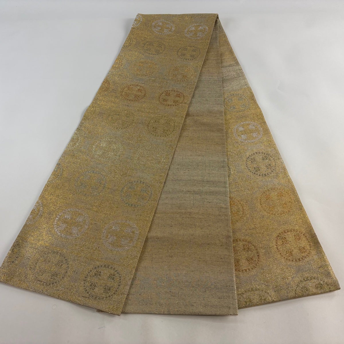 美品】 袋帯 逸品 桝屋高尾 落款あり ねん金綴錦 狩猟文 幾何学 箔