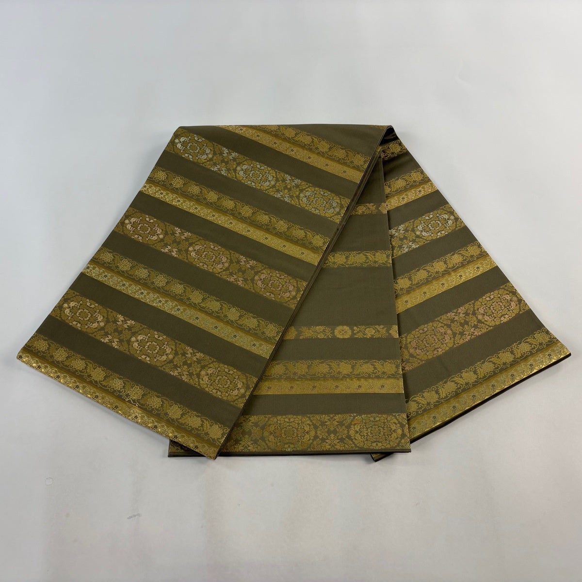 美品】 袋帯 秀品 華文 花唐草 箔 茶緑色 お太鼓柄 正絹｜中古・古着