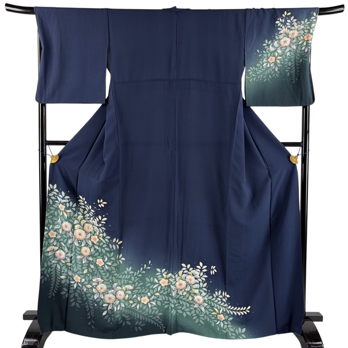 付下げ 身丈166.5cm 裄丈69cm L 袷 草花 ぼかし 紺色 正絹 名品｜中古