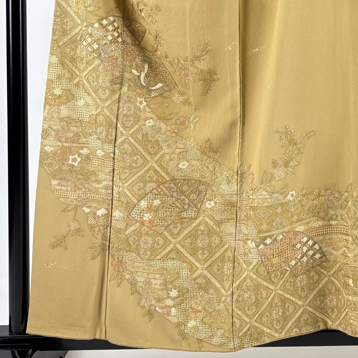 美品】 訪問着 身丈156cm 裄丈66cm M 袷 扇面 草花 刺繍 金彩 黄土色