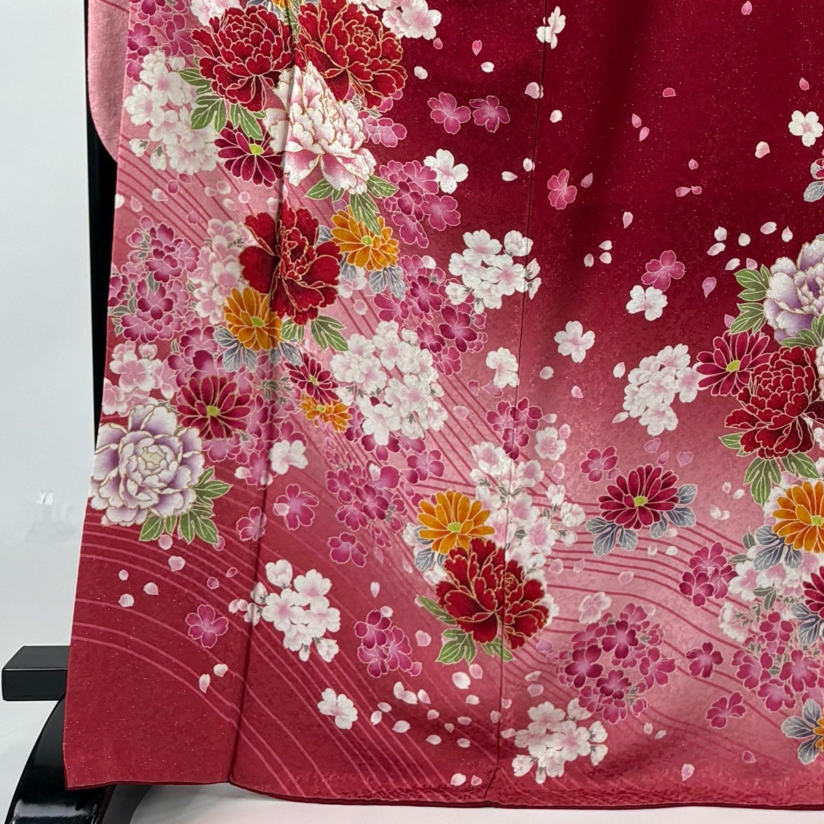 美品】 振袖 身丈168.5cm 裄丈68cm L 袷 牡丹 桜 銀通し 金糸 えんじ色