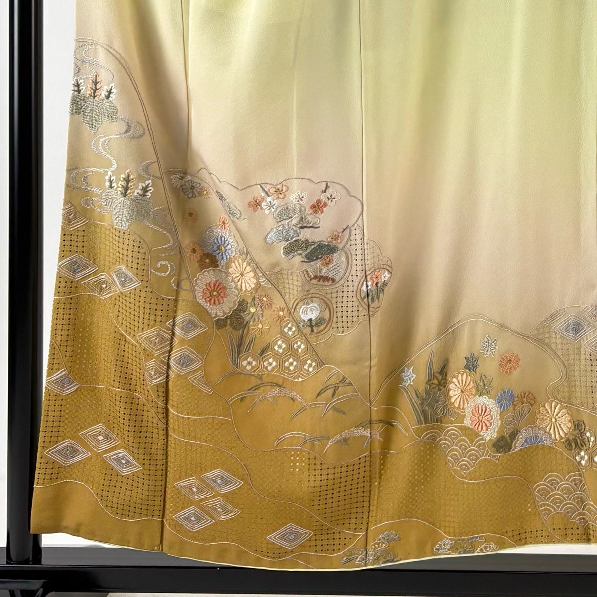 30%OFF 訪問着 身丈153cm 裄丈66cm M 袷 菊 入子菱 刺繍 ぼかし 薄黄