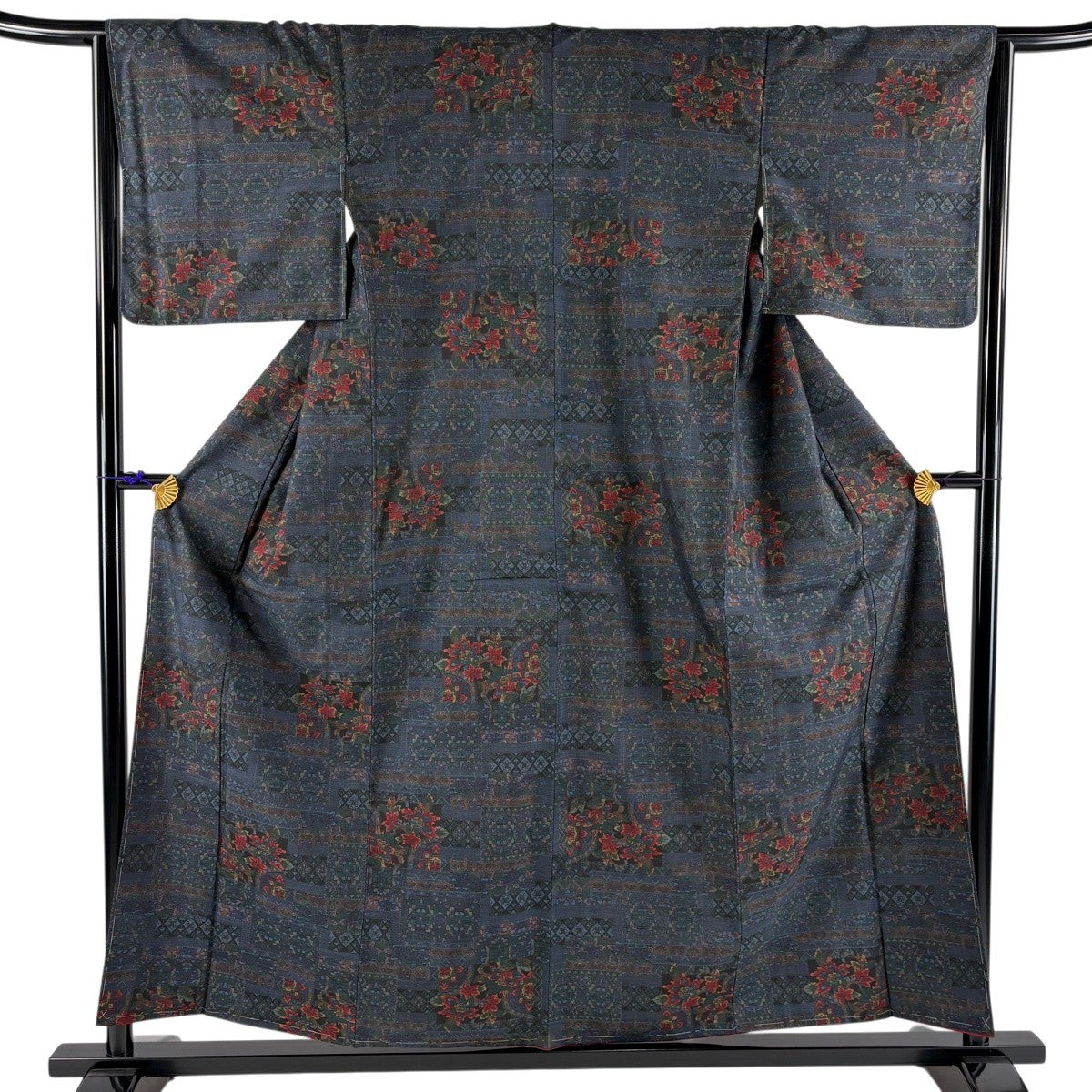 美品】 紬 身丈155.5cm 裄丈64cm M 袷 バチ衿 絣 紺色 正絹 名品｜中古