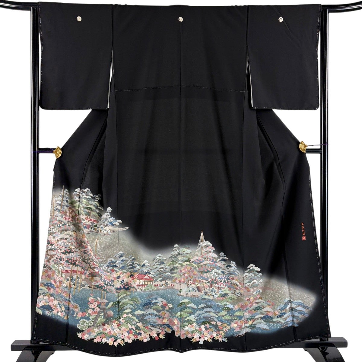 美品】 黒留袖 身丈158.5cm 裄丈64cm M 袷 落款あり 風景 松 刺繍