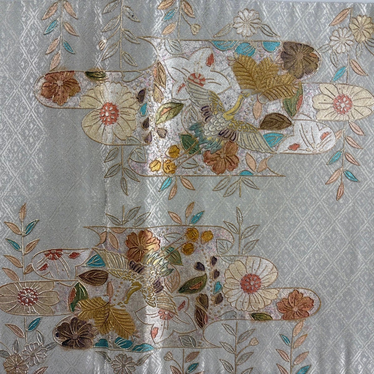 美品】 袋帯 名品 鶴 草花 螺鈿 金銀彩 銀色 お太鼓柄 正絹｜中古