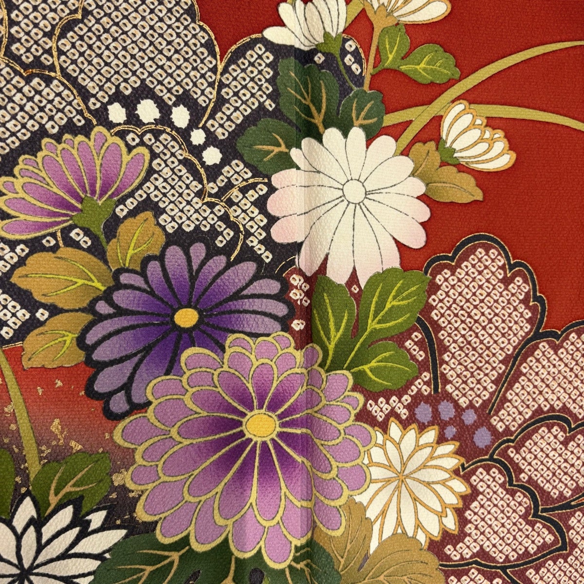 振袖 秀品 身丈166cm 裄丈70cm 正絹 【中古】 振袖 身丈166cm 裄丈70cm L 袷 草花 金彩 茜色 正絹 秀品｜中古・古着