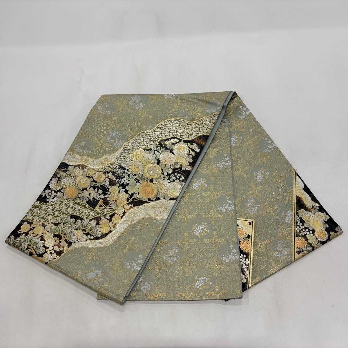 美品】 袋帯 秀品 道長取り 秋草 金銀彩 螺鈿 灰緑 お太鼓柄 正絹