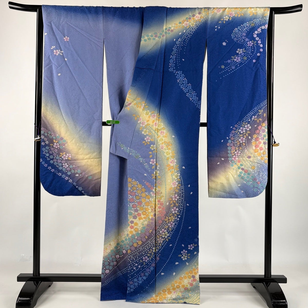 振袖 身丈166cm 裄丈67.5cm L 袷 桜 桜の花びら 銀通し 染め分け 紺色