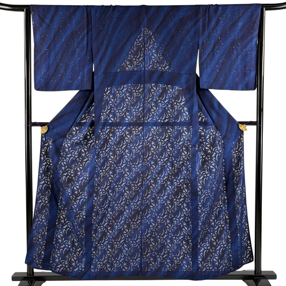 美品】 小紋 身丈156cm 裄丈65cm M 薄物 紗 やまと 唐草 紺色 正絹