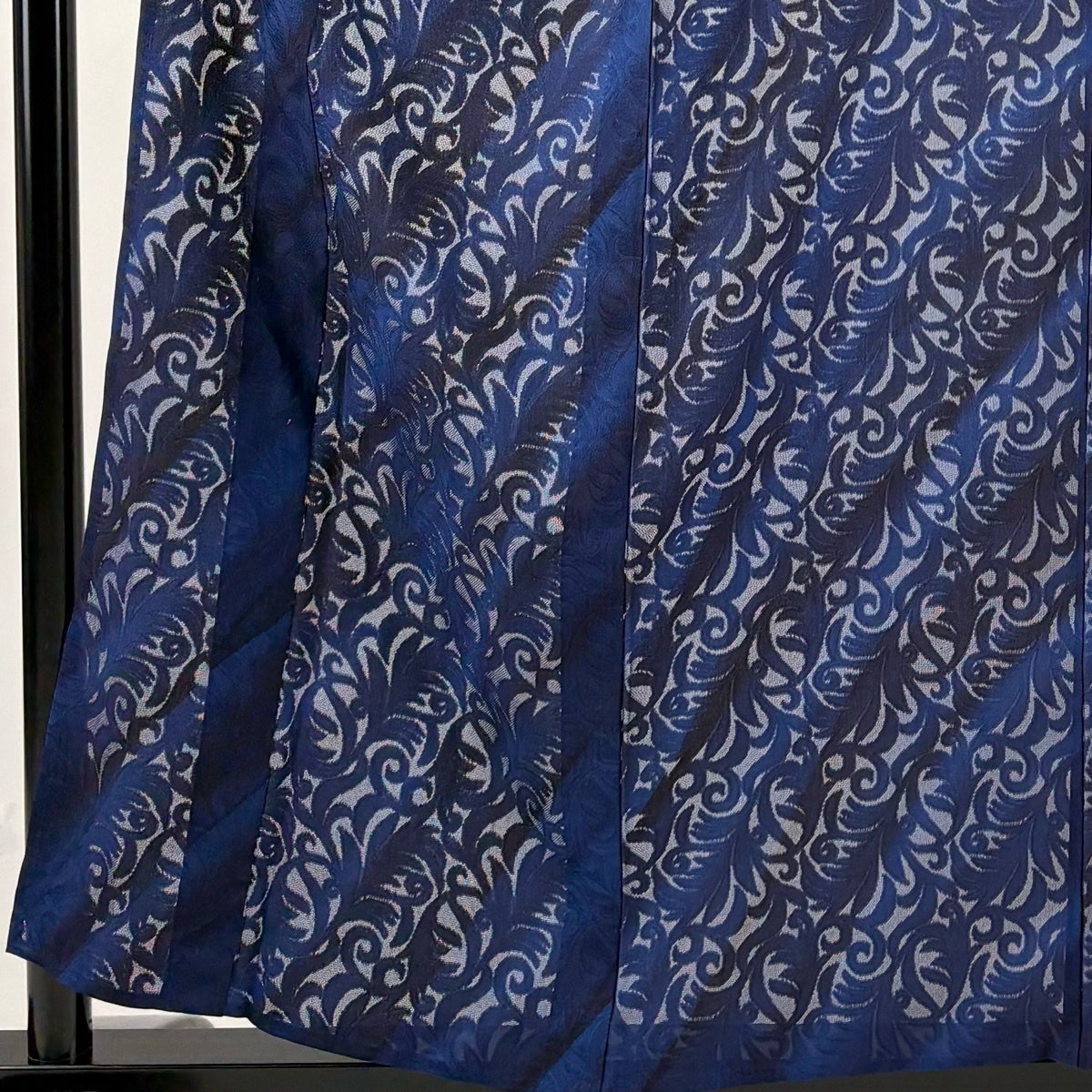 美品】 小紋 身丈156cm 裄丈65cm M 薄物 紗 やまと 唐草 紺色 正絹