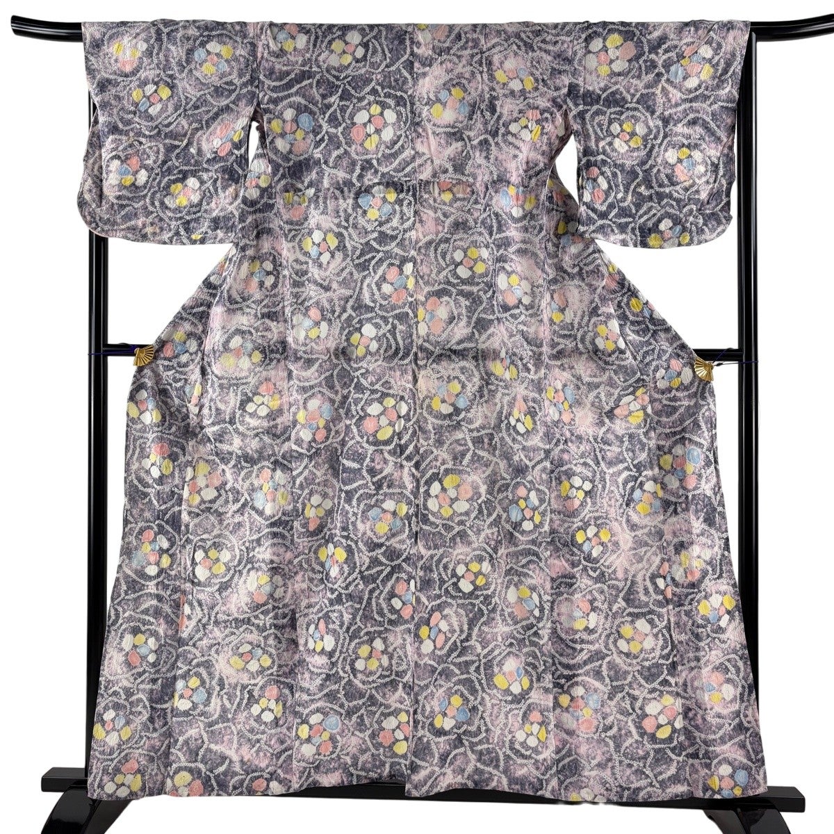 【美品】 小紋 身丈150cm 裄丈63.5cm 正絹 逸品 【中古】 小紋 身丈155cm 裄丈63.5cm S 袷 桜の花びら 青灰色 正絹 逸品｜中古