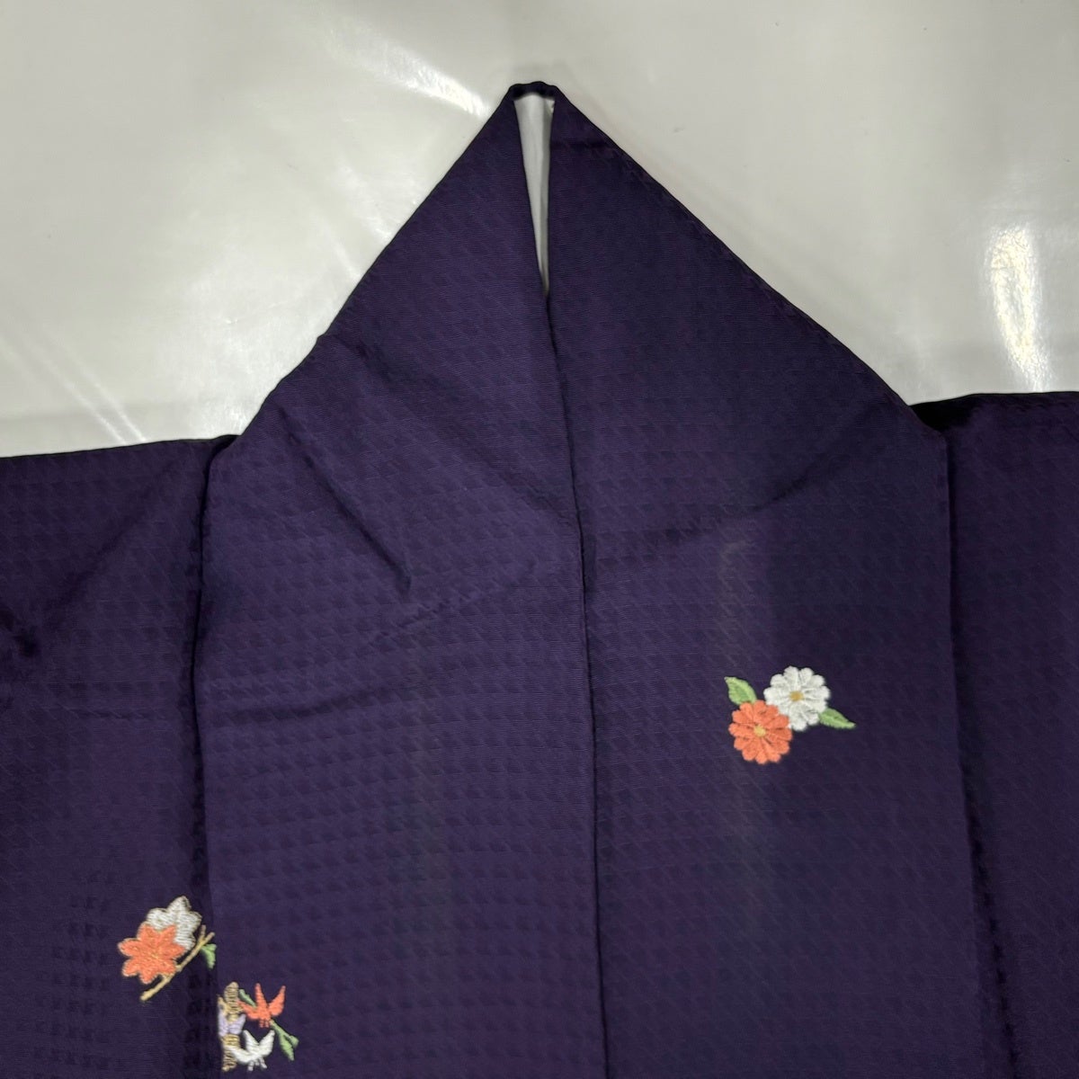 美品】 小紋 身丈158cm 裄丈66cm M 袷 菊 草花 金糸 刺繍 紫 正絹 秀品