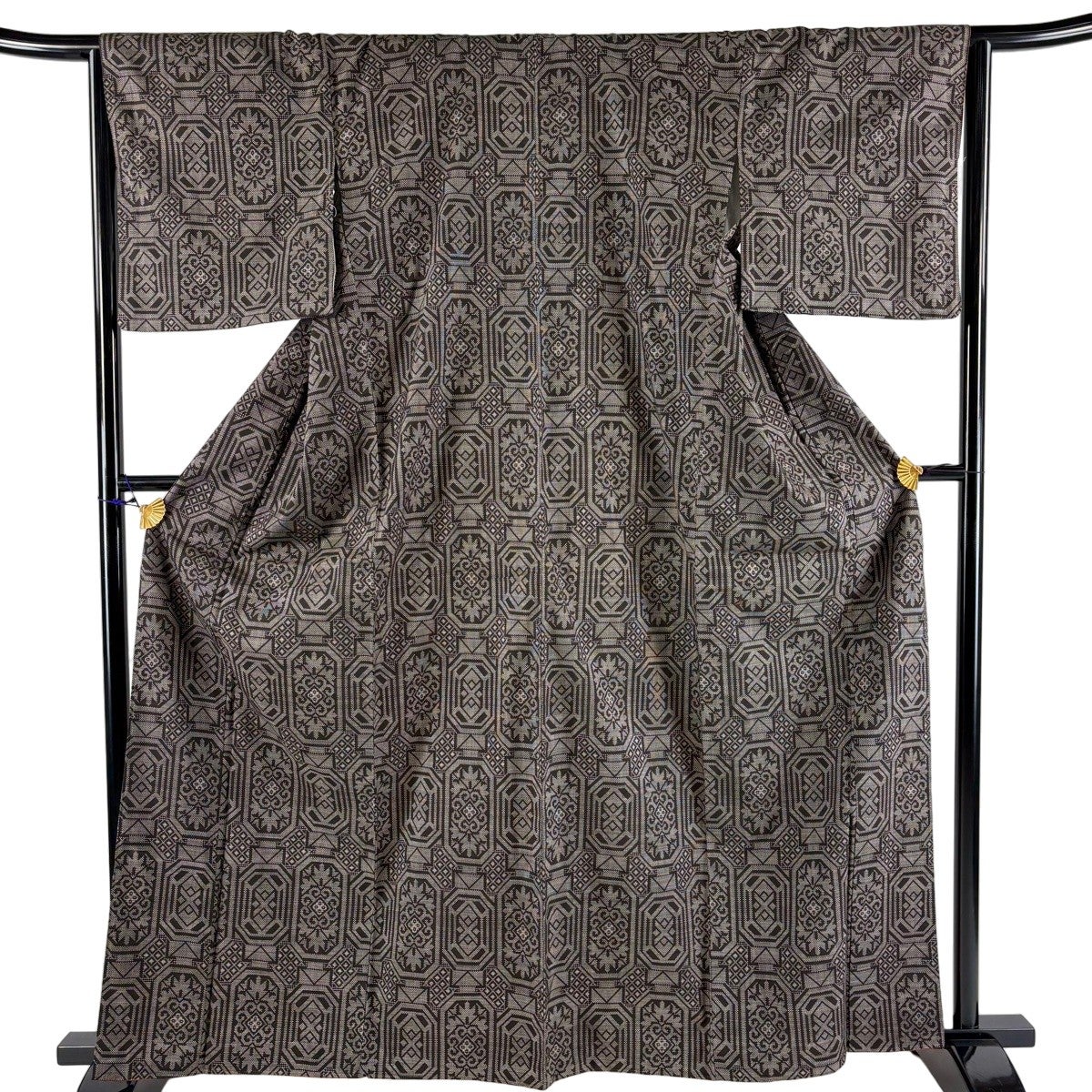 大島紬 身丈155cm 裄丈65cm 正絹 秀品 【中古】 美品】 大島紬 身丈161cm 裄丈65cm M 袷 証紙あり 草花 紺色 正絹 秀品