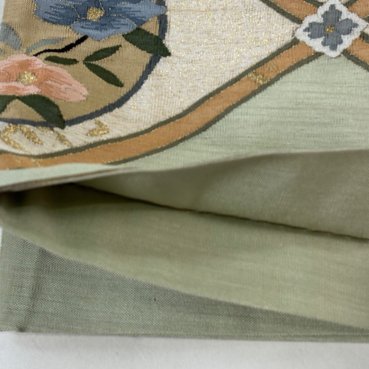 袋帯 逸品 草花 蝶 金糸 金通し 灰緑 お太鼓柄 正絹｜中古・古着