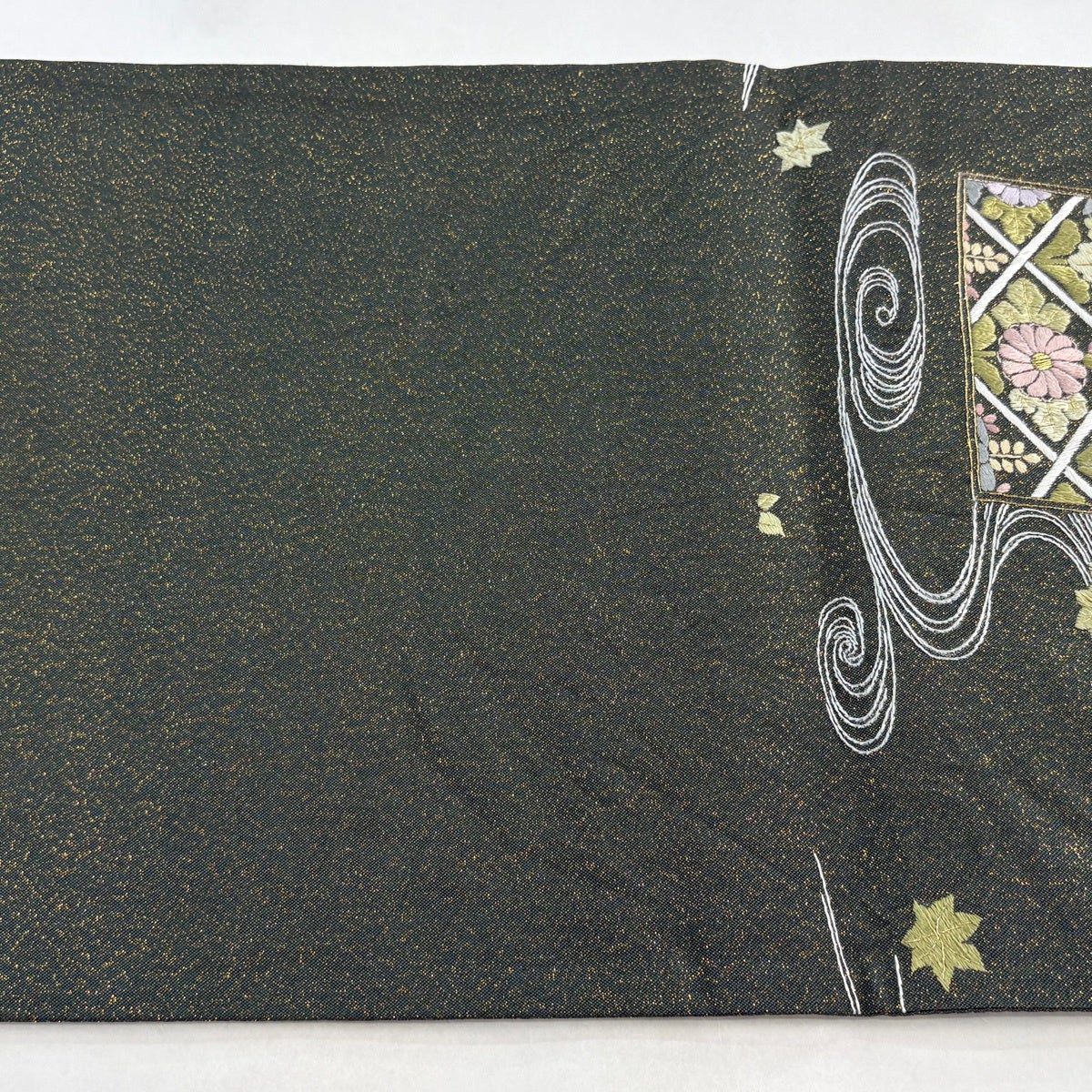 美品】 袋帯 逸品 草花 蝶 金糸 刺繍 深緑 六通 正絹｜中古・古着