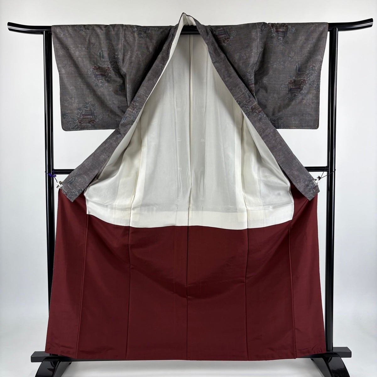 美品】 紬 身丈163cm 裄丈63.5cm S 袷 建物 樹木 灰茶 正絹 秀品｜中古
