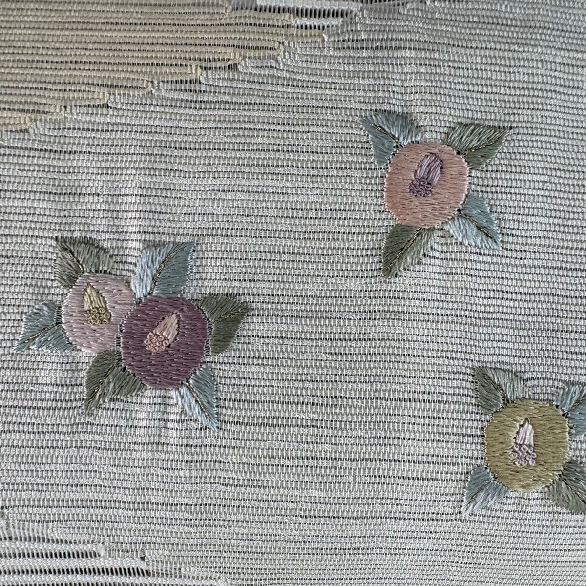 美品】 名古屋帯 秀品 八寸名古屋帯 夏帯 椿 金糸 刺繍 ベージュ 正絹