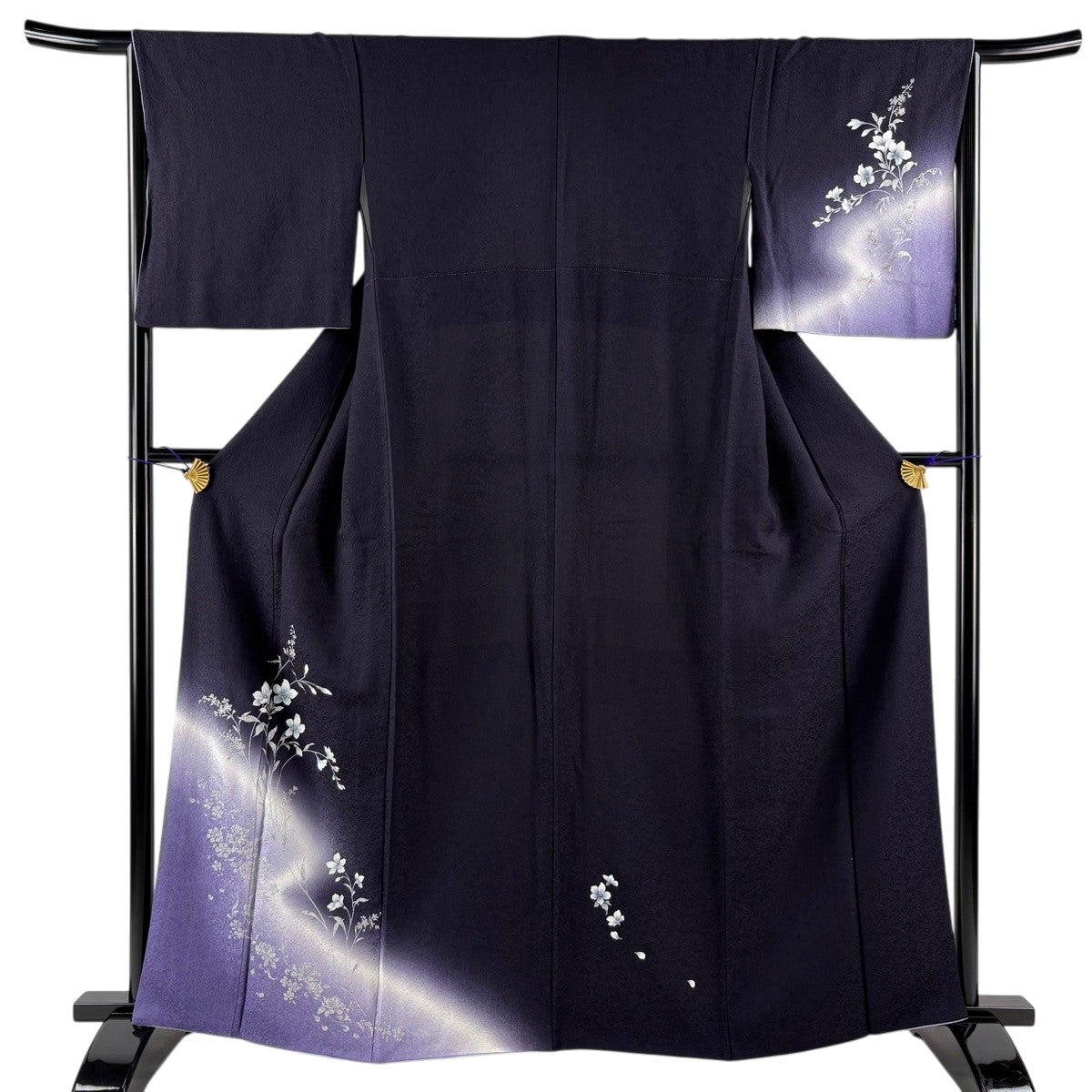 付下げ 身丈163cm 裄丈69cm L 袷 枝花 ラメ 金彩 灰色 正絹 秀品｜中古