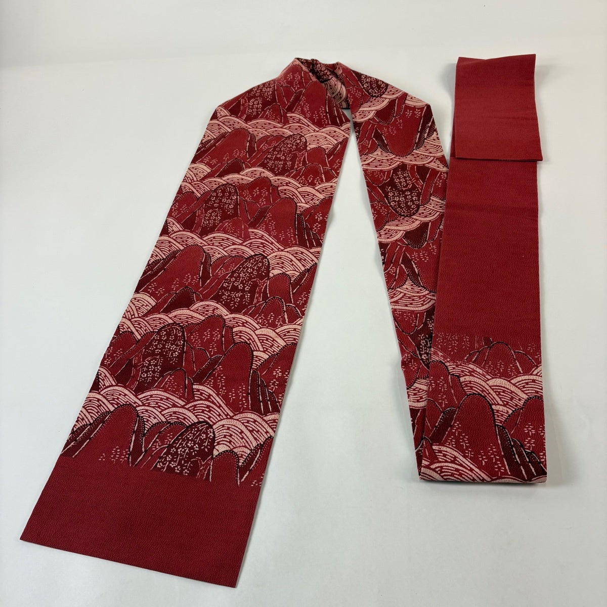 美品】 名古屋帯 優品 山 波 縮緬 赤紫 正絹｜中古・古着・リサイクル