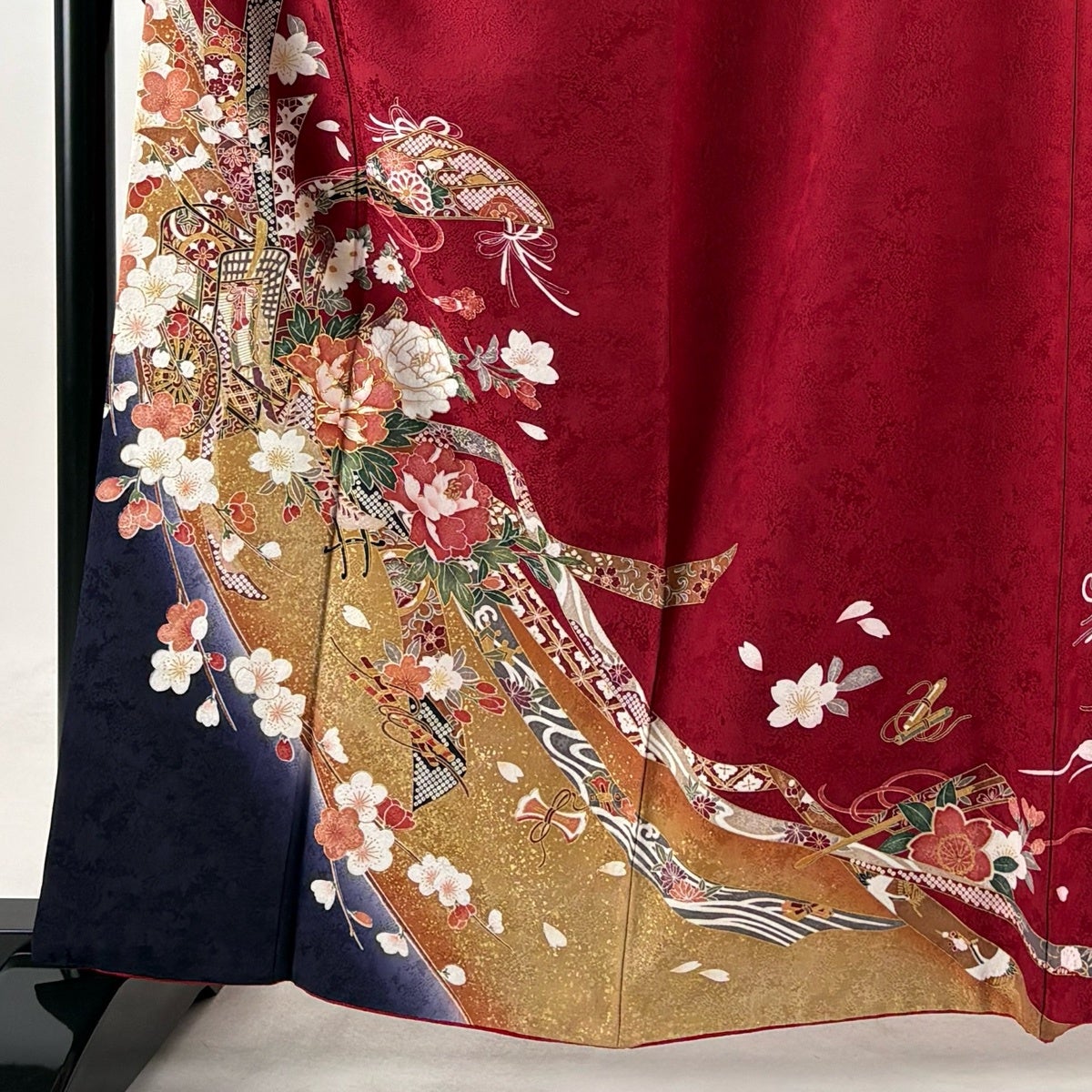 振袖 身丈162cm 裄丈66cm M 袷 御所車 牡丹 金糸 金彩 赤 正絹 秀品