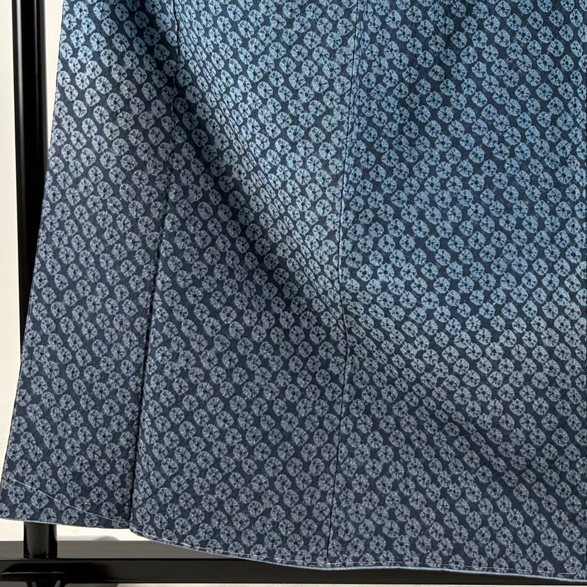 美品】 付下げ 身丈158.5cm 裄丈62.5cm S 袷 紬地 幾何学模様 絞り 裾