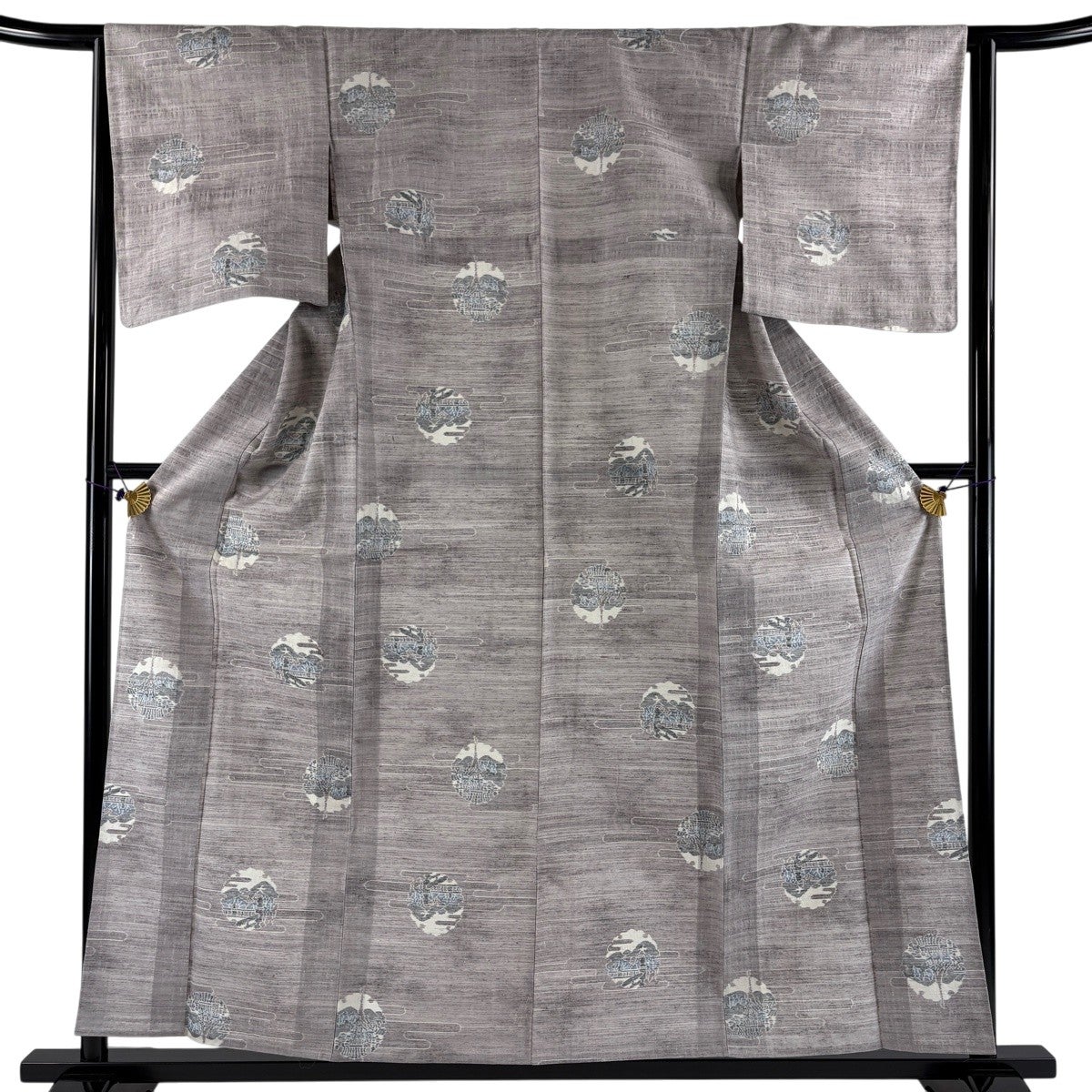 未使用　紬単衣（縦筋のような）裄64 正絹美品 30%OFF 【美品】 紬 身丈159cm 裄丈64cm M 単衣 雪輪 霞 灰紫 正絹 秀