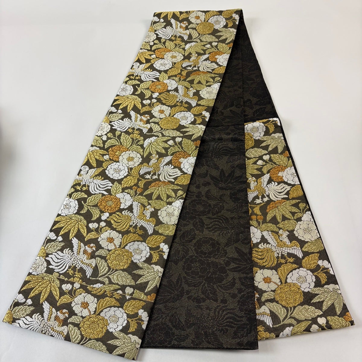 美品】 袋帯 名品 秀花瑞鳥文 草花 鳥 金糸 唐織 焦茶色 六通 正絹
