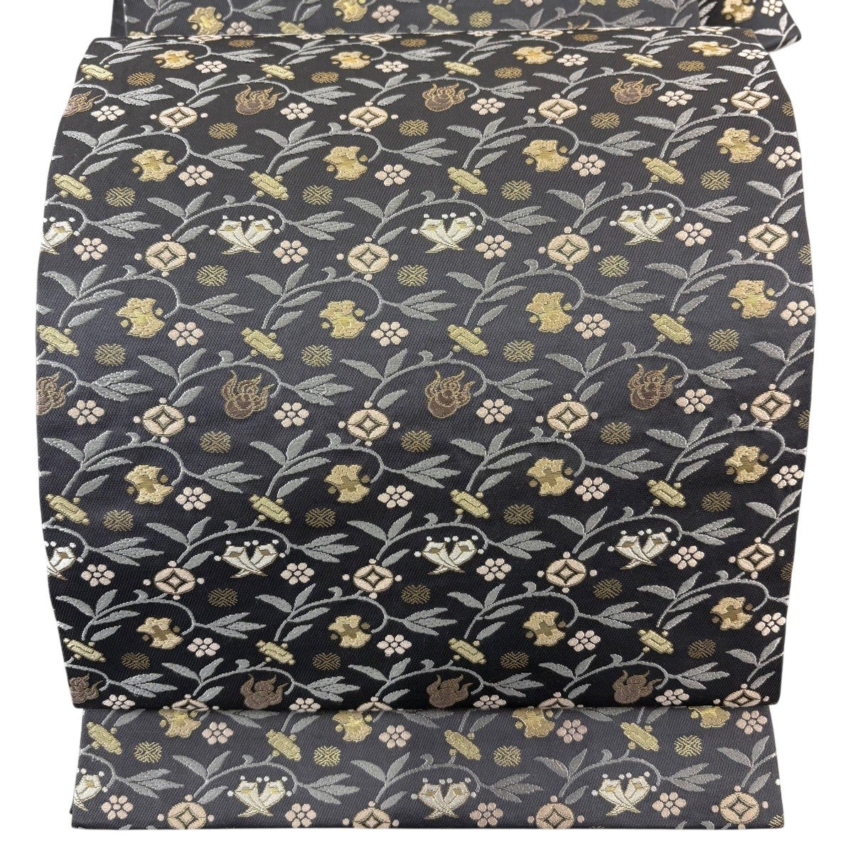美品】 開き名古屋帯 名品 笹蔓 宝尽くし 箔 唐織 灰色 正絹｜中古